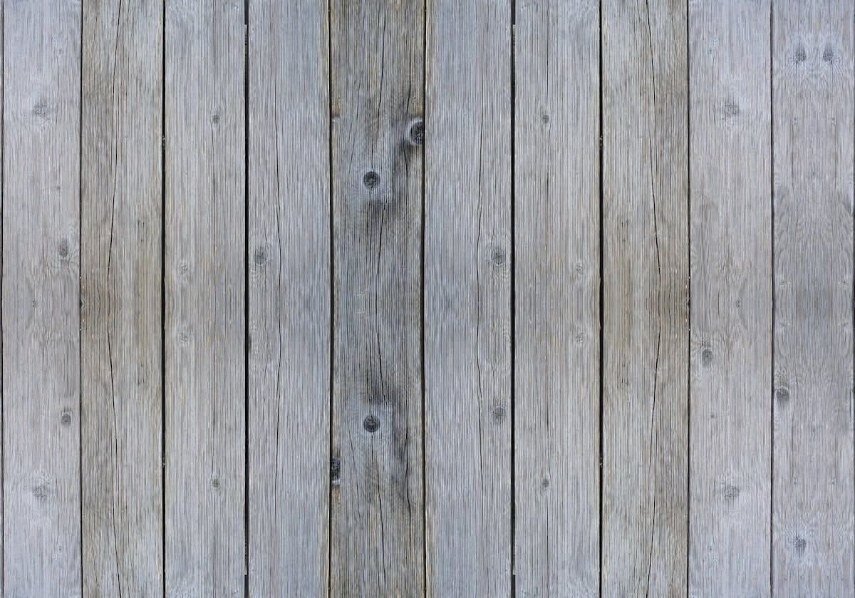 Table en bois d'extérieur résistante aux intempéries et au soleil