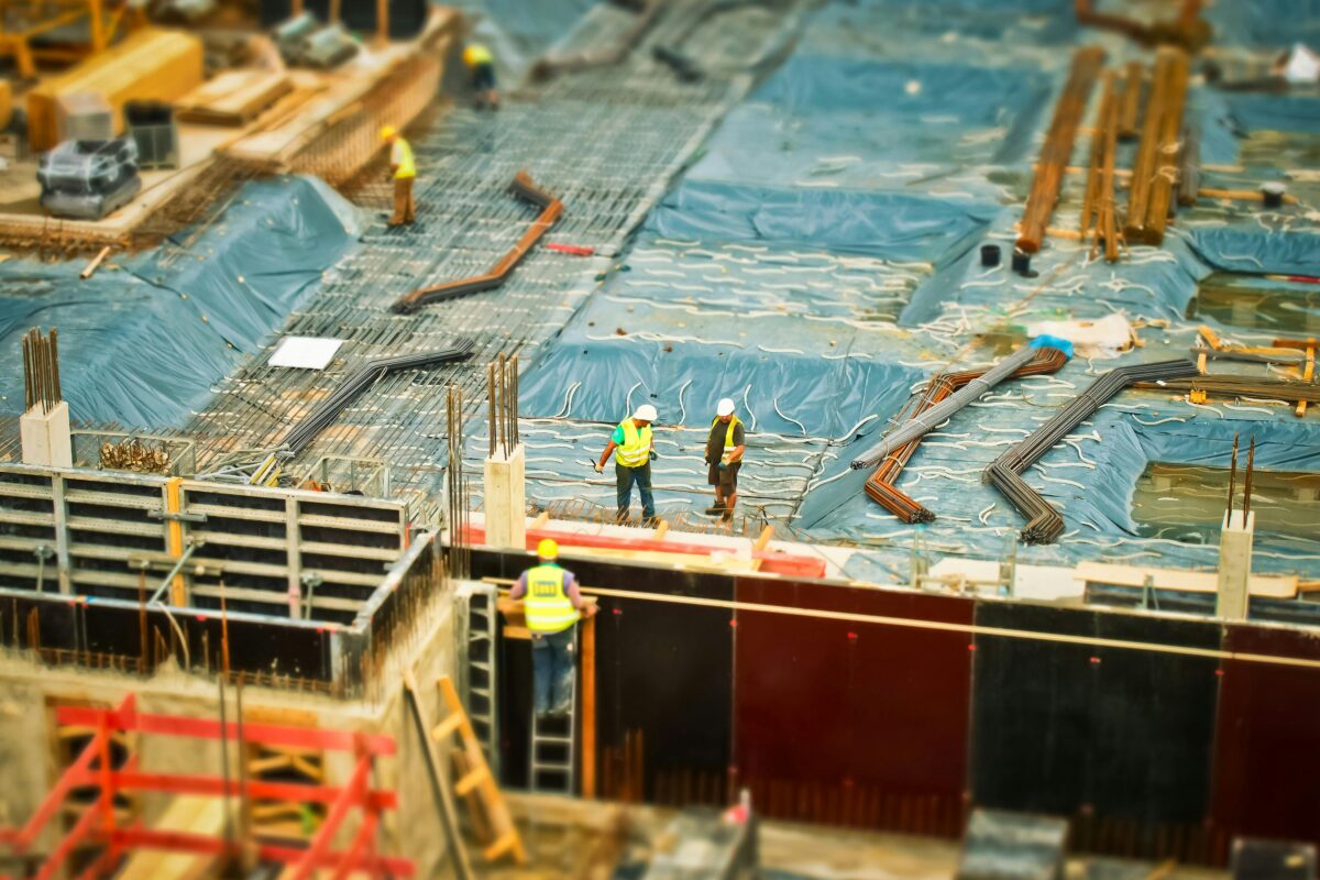 Bâche EPDM installée sur une toiture pour une étanchéité optimale